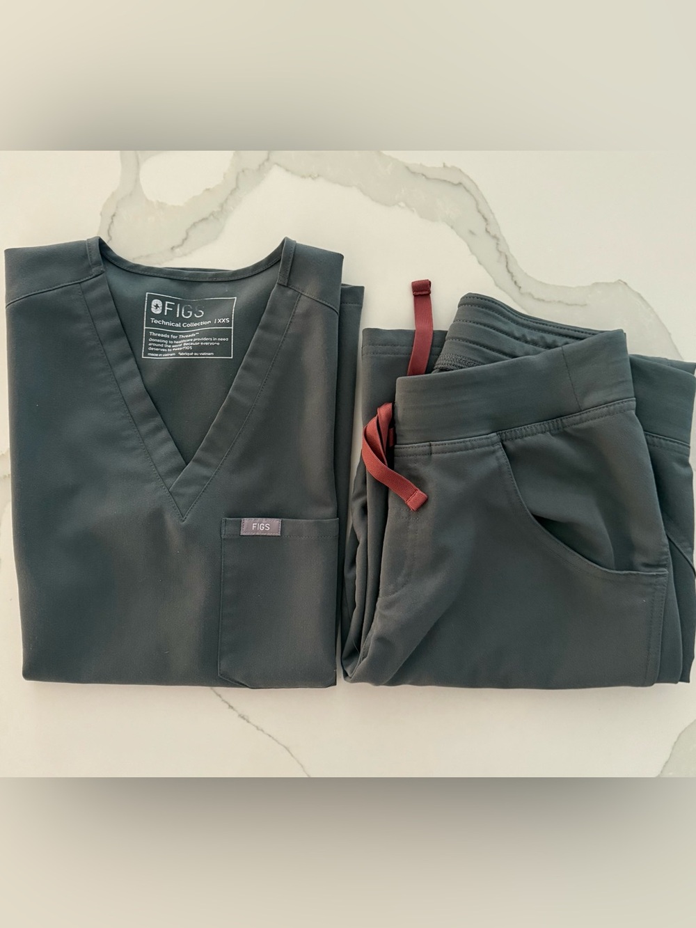 Figs Limited Edition Bonsai Scrub Set with Burgundy Drawstring